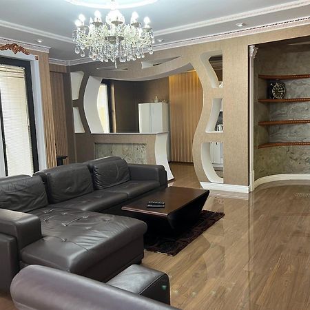 Cosy Apartment In The City Centre Tbilisi Exterior photo